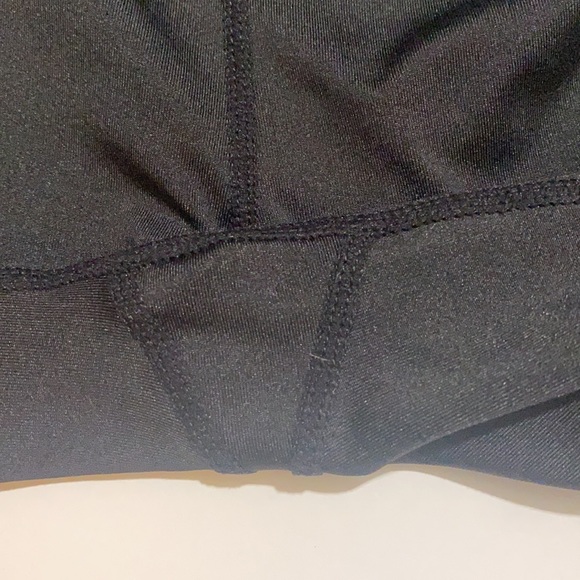 NWT DLB flag nor fail M v cut front leggings. Sold out and rare. - Picture 10 of 11